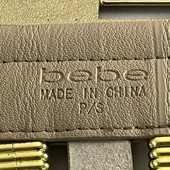 Vintage Bebe Belt Size S/P Wide Stretch Faux Leather Gold Tone Hardware Y2K - Picture 8 of 9